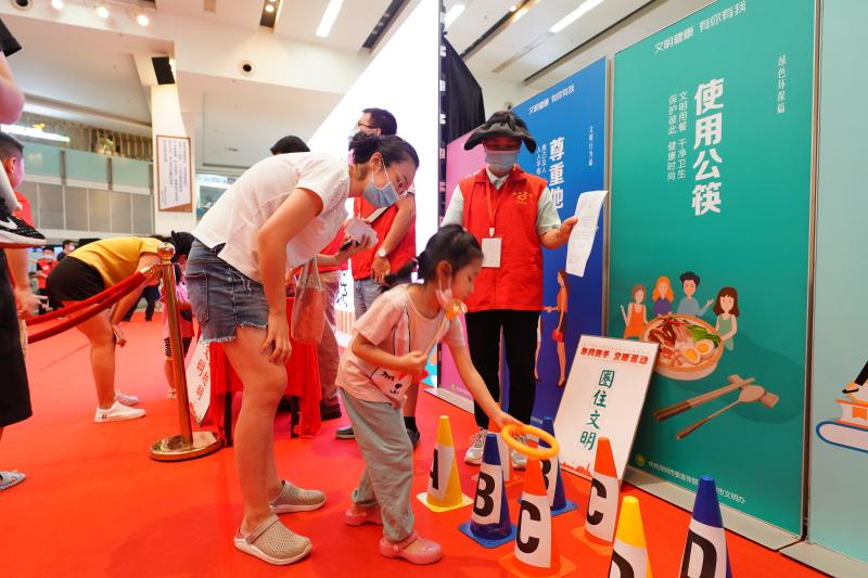 文明“莲”动 全员参与——莲花街道成立七支志愿者服务队并开展互动问答活动