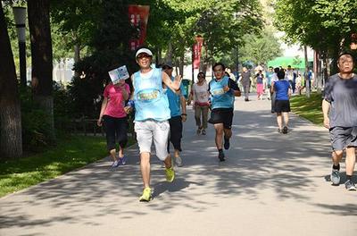金龙鱼阳光跑第二站开跑 现场集齐20万颗“阳光”_大秦网_腾讯网